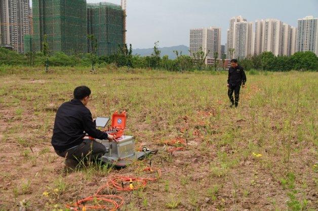 Lithium Battery Geophysical Gear Fault Zone Detection Device Deep Earth Resistivity Mapper
