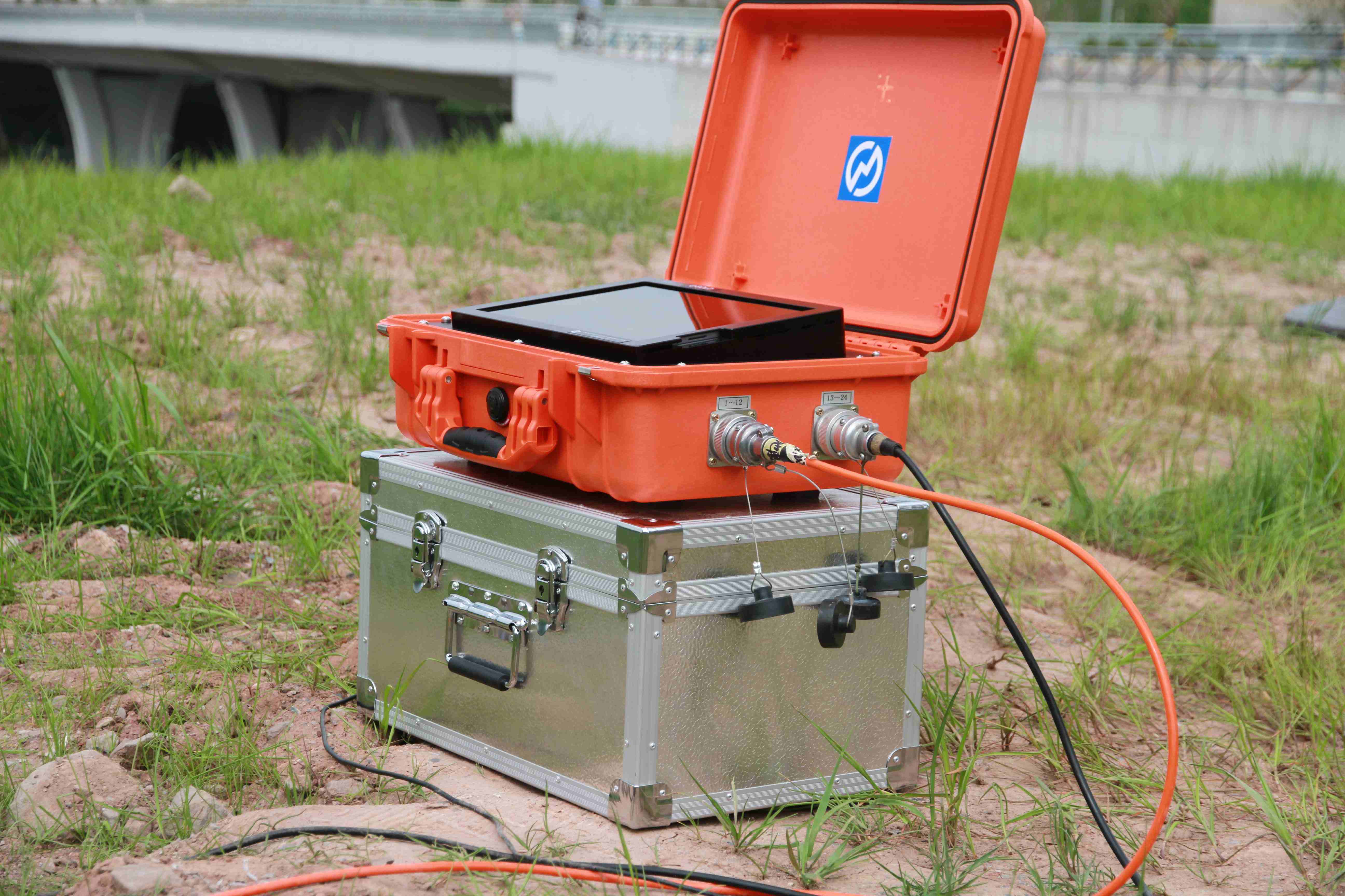 48 Channel Data Acquisition Bridge Vibration Monitor Tunnel Inspection Seismograph