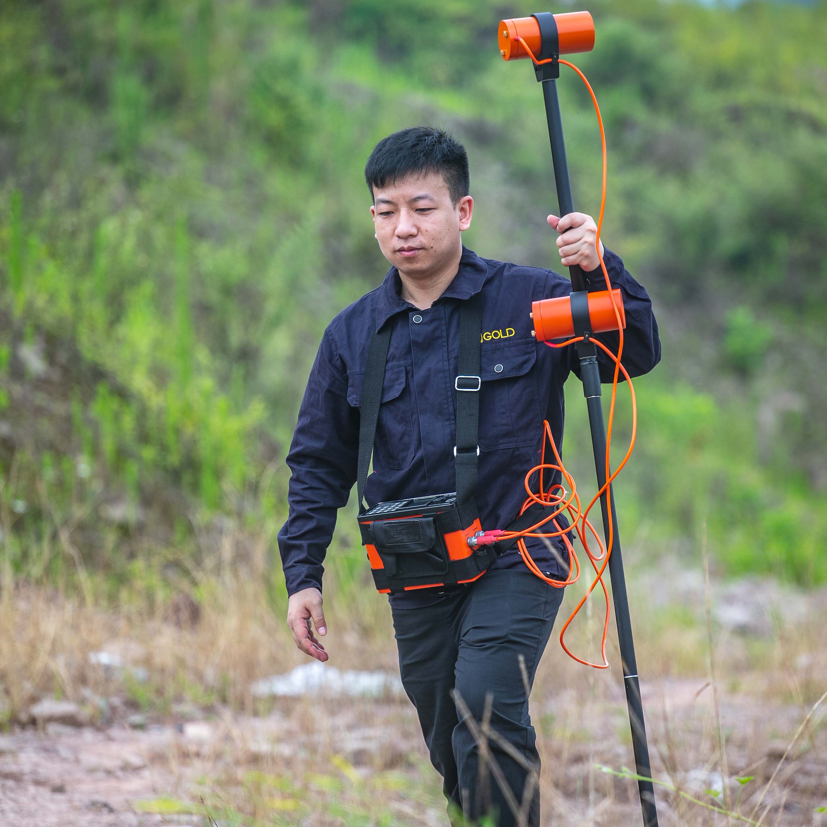 Principle And Application of The WCZ-3 Proton Magnetometer