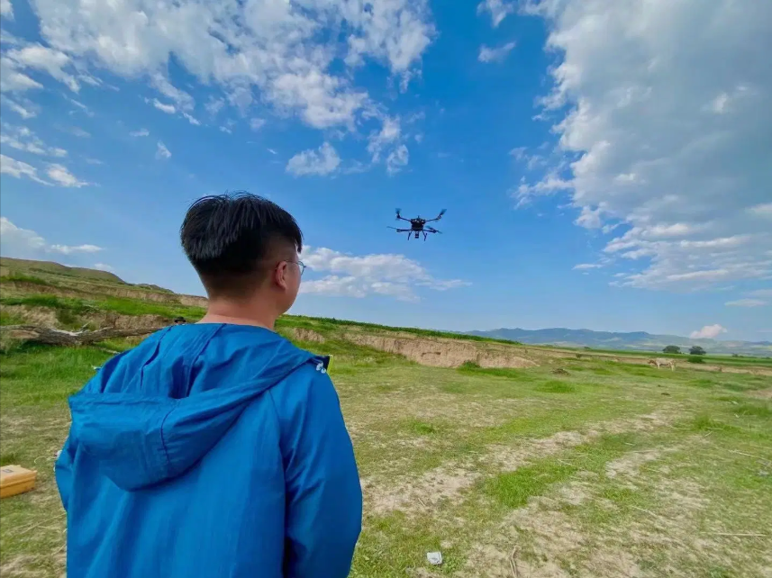 Helicopter-mounted Magnetometer Towed Magnetometer UAV Autogyro Magnetic Detector