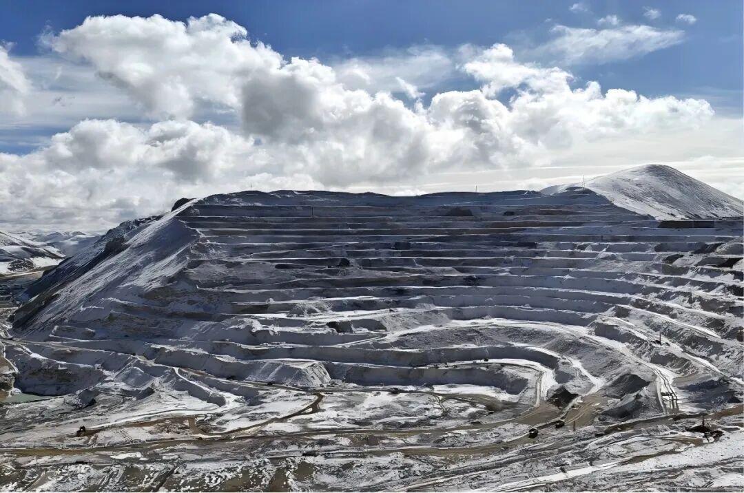 Key Mineral Deposit Geology Research